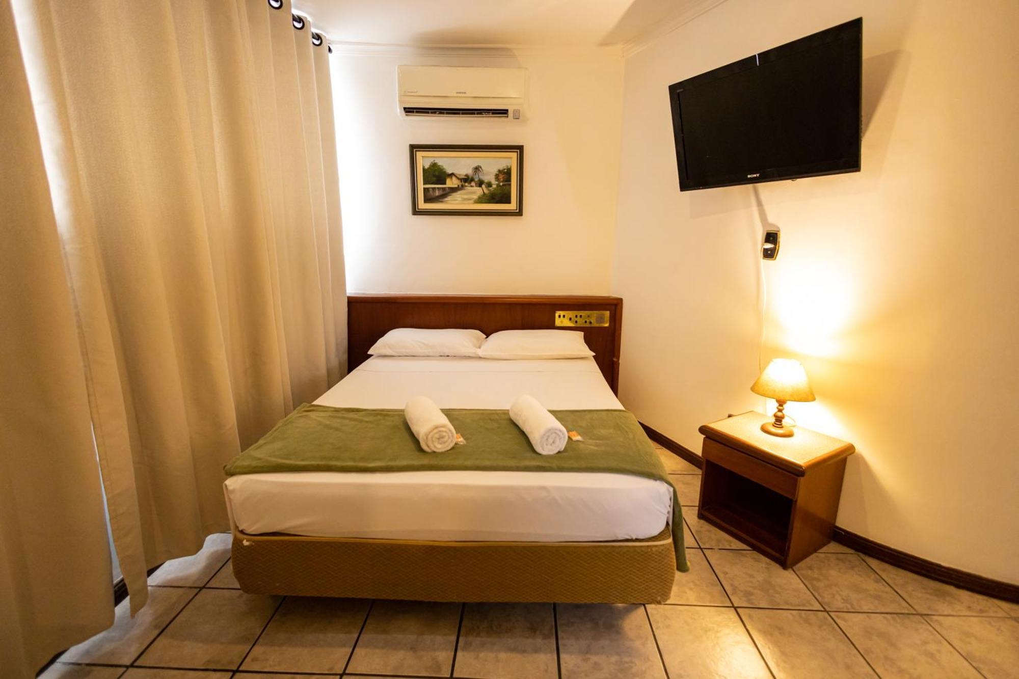 Hotel Golden Star Curitiba Exterior foto